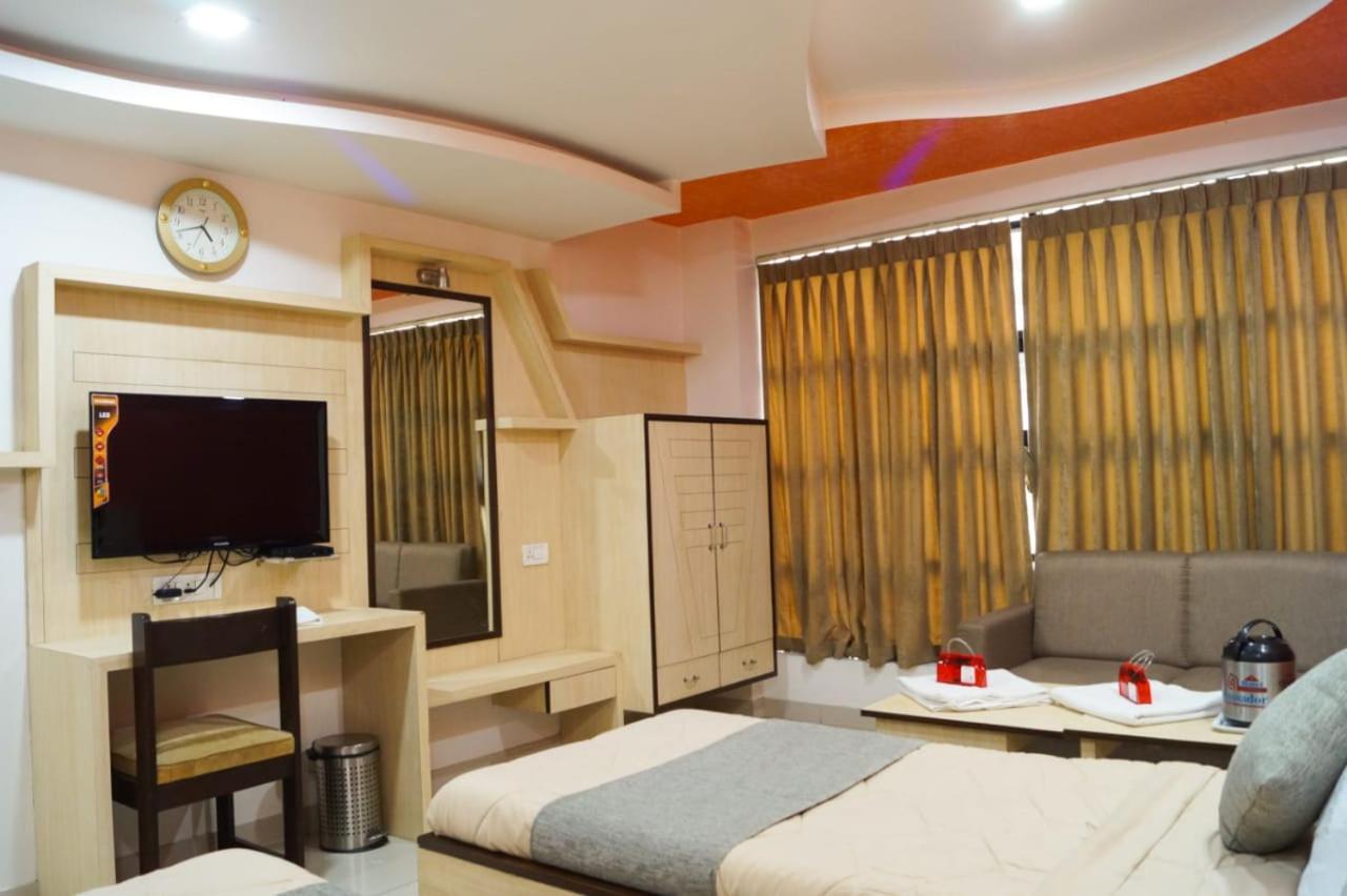The Ambassador Hotell Vadodara Eksteriør bilde