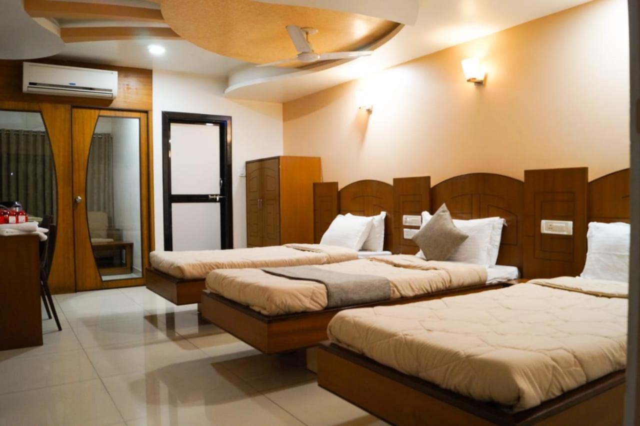 The Ambassador Hotell Vadodara Eksteriør bilde